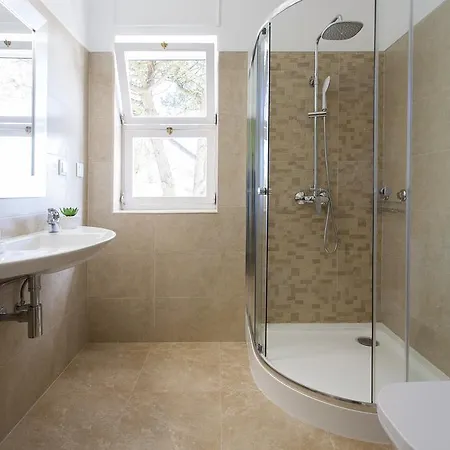 Branca Do Castelo * Σεσίμπρα