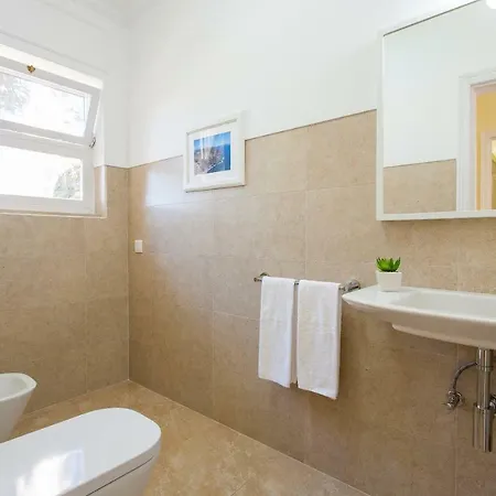 Villa Branca Do Castelo